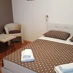 Ana+3 Appartamento Šibenik