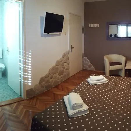 Ana+3 Apartment